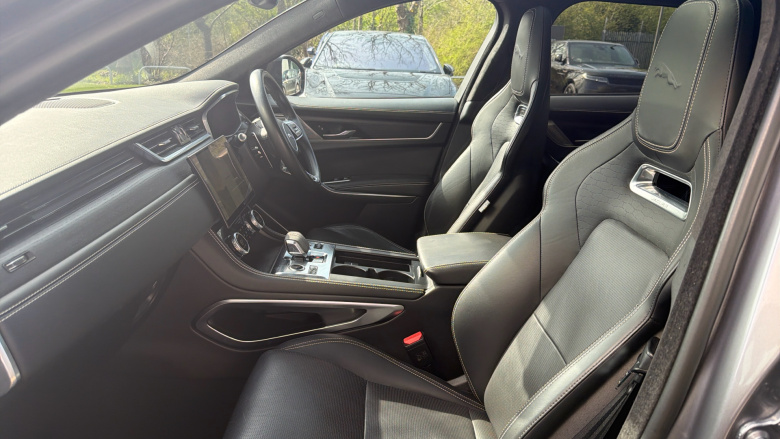 Jaguar F-Pace 2.0 D200 R-Dynamic HSE 5dr Auto AWD Diesel Estate